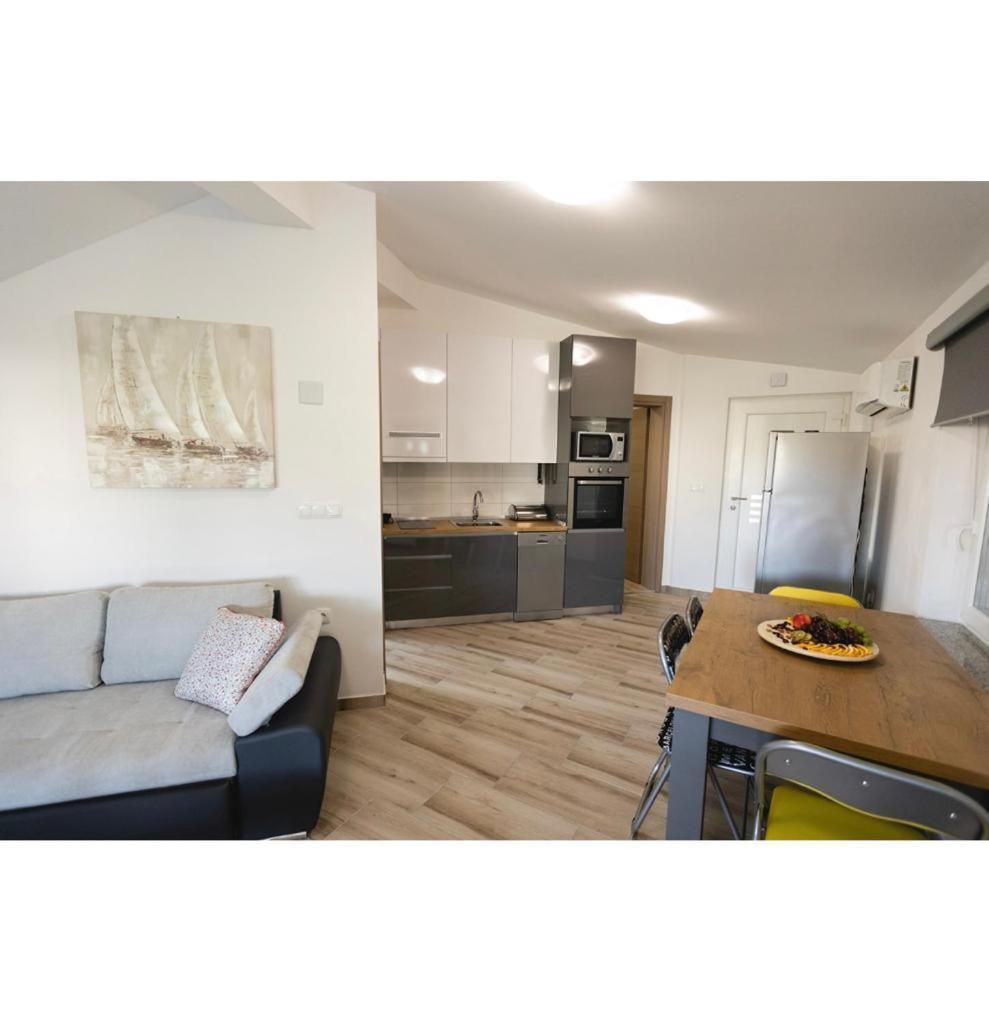 Apartmani Jedro Šilo Eksteriør billede